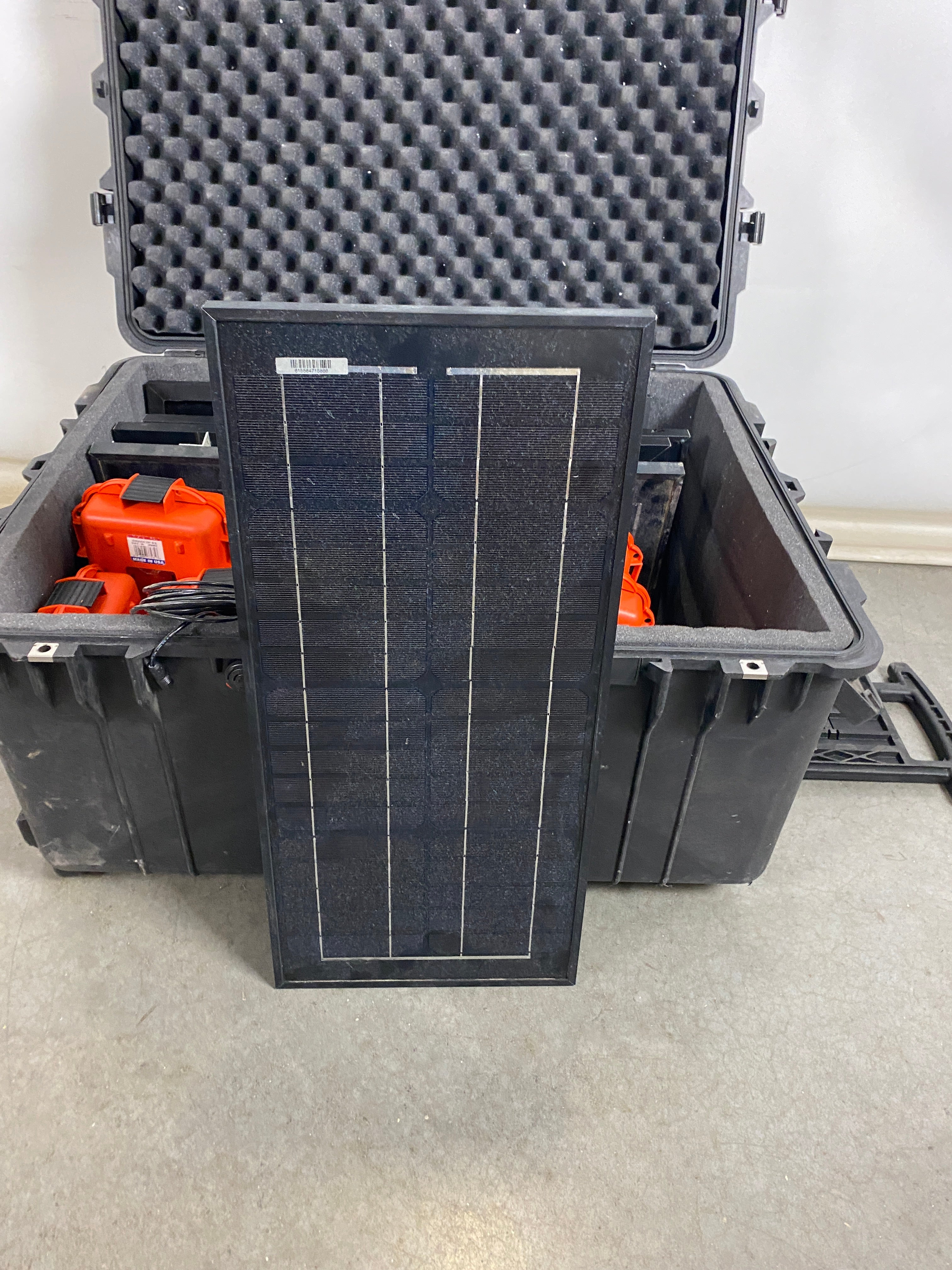 Volcano Large Scale Solar Panel Network w/ Case *Untested*