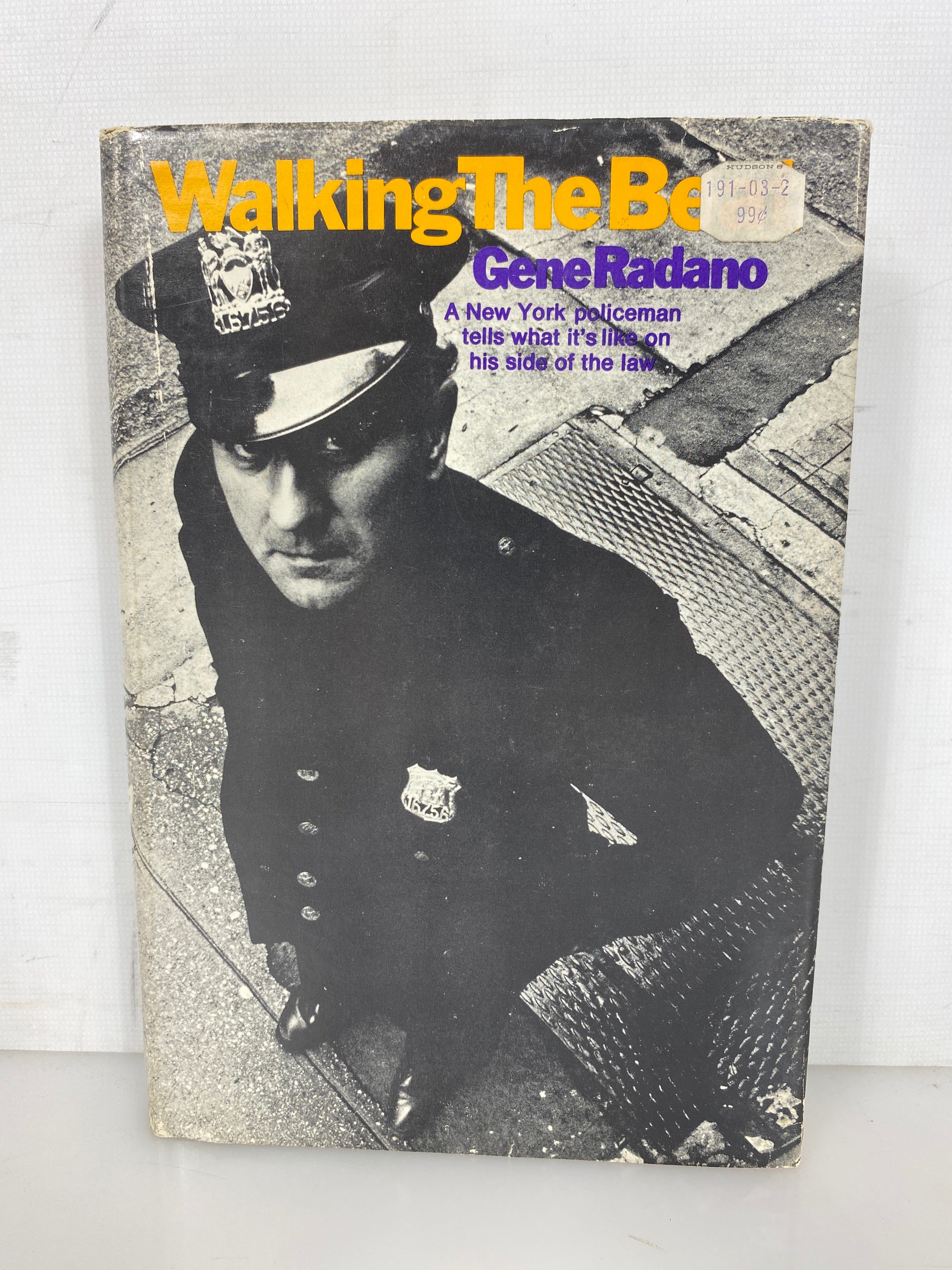 Walking the Beat by Gene Radano NY Police 1968 1st Printing HCDJ