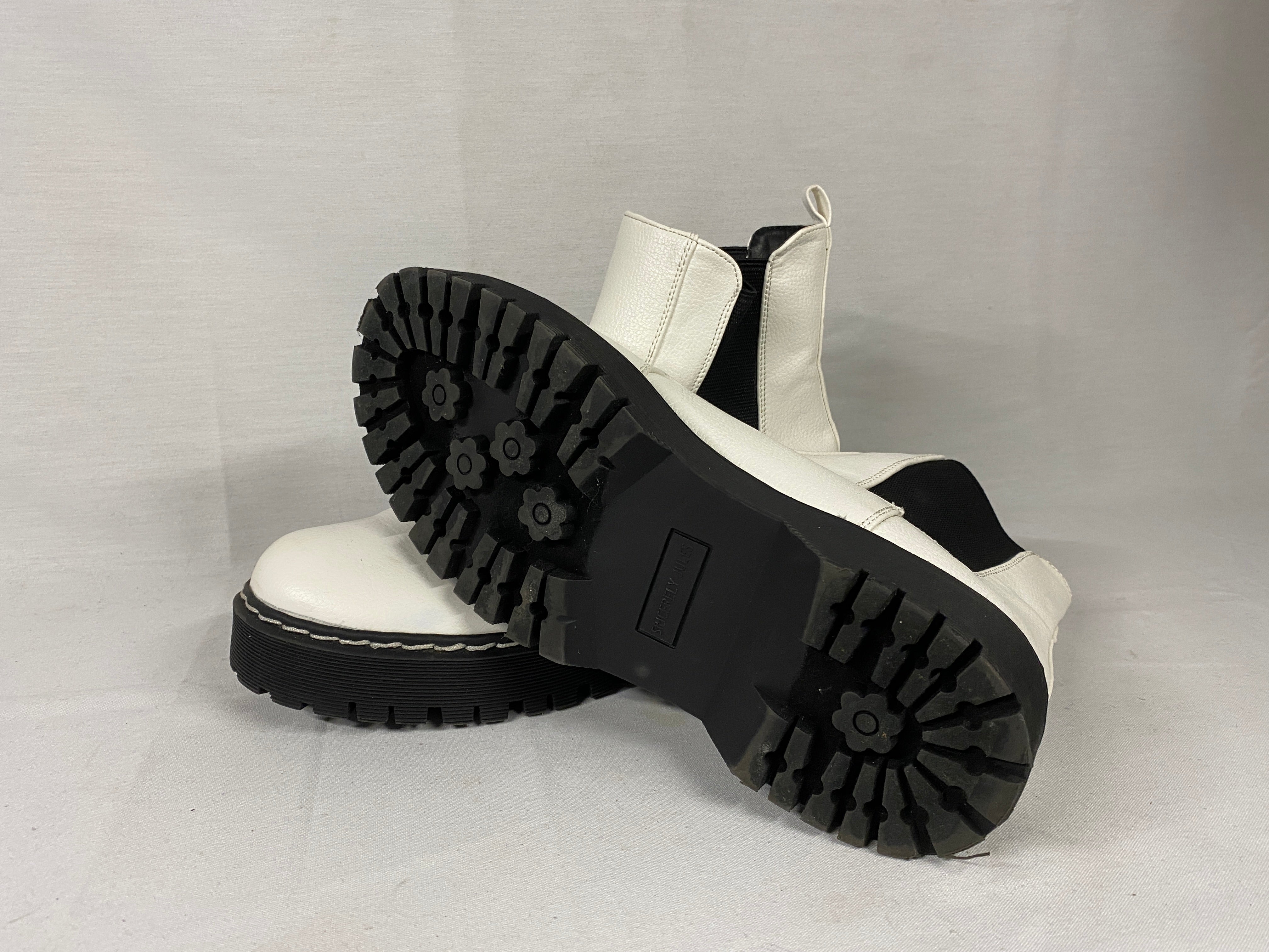 White and Black Sincerely Juels Pull-on Boot Women's Size 9