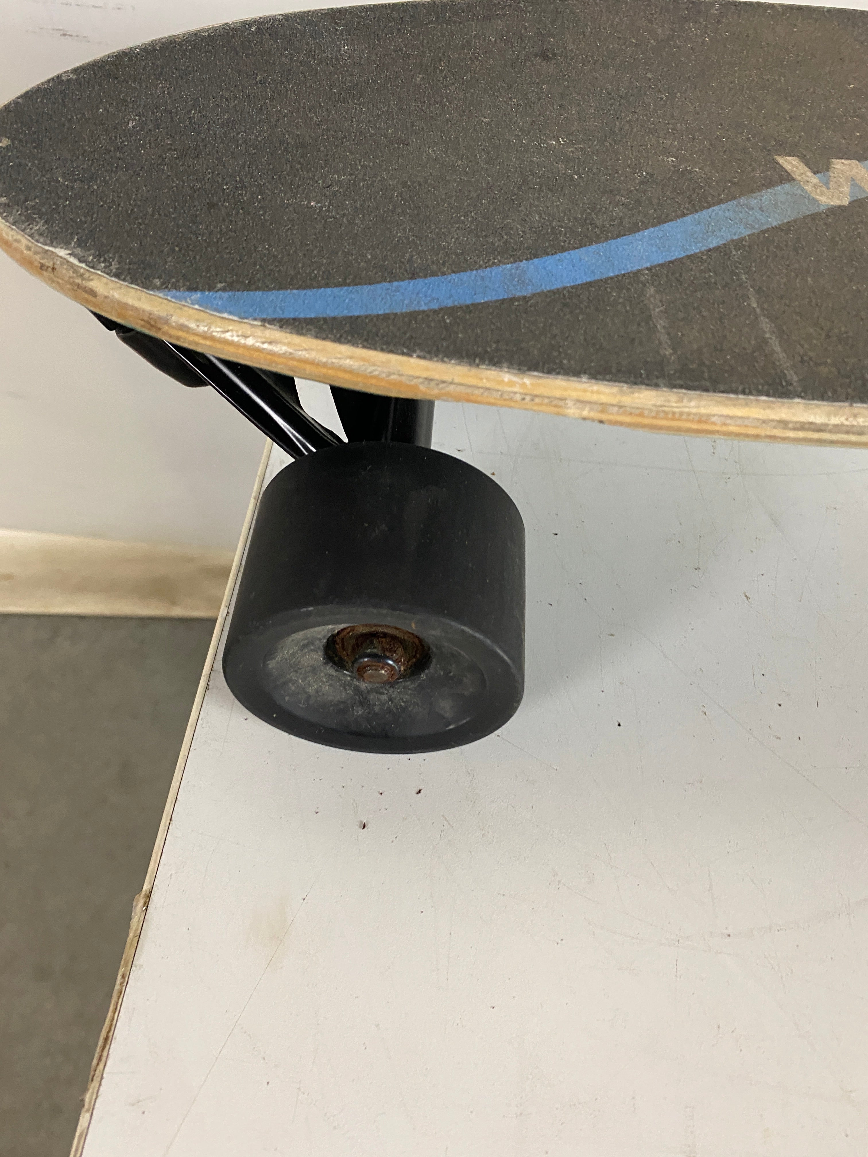 Wind Seeker Electric Cruiser Skateboard