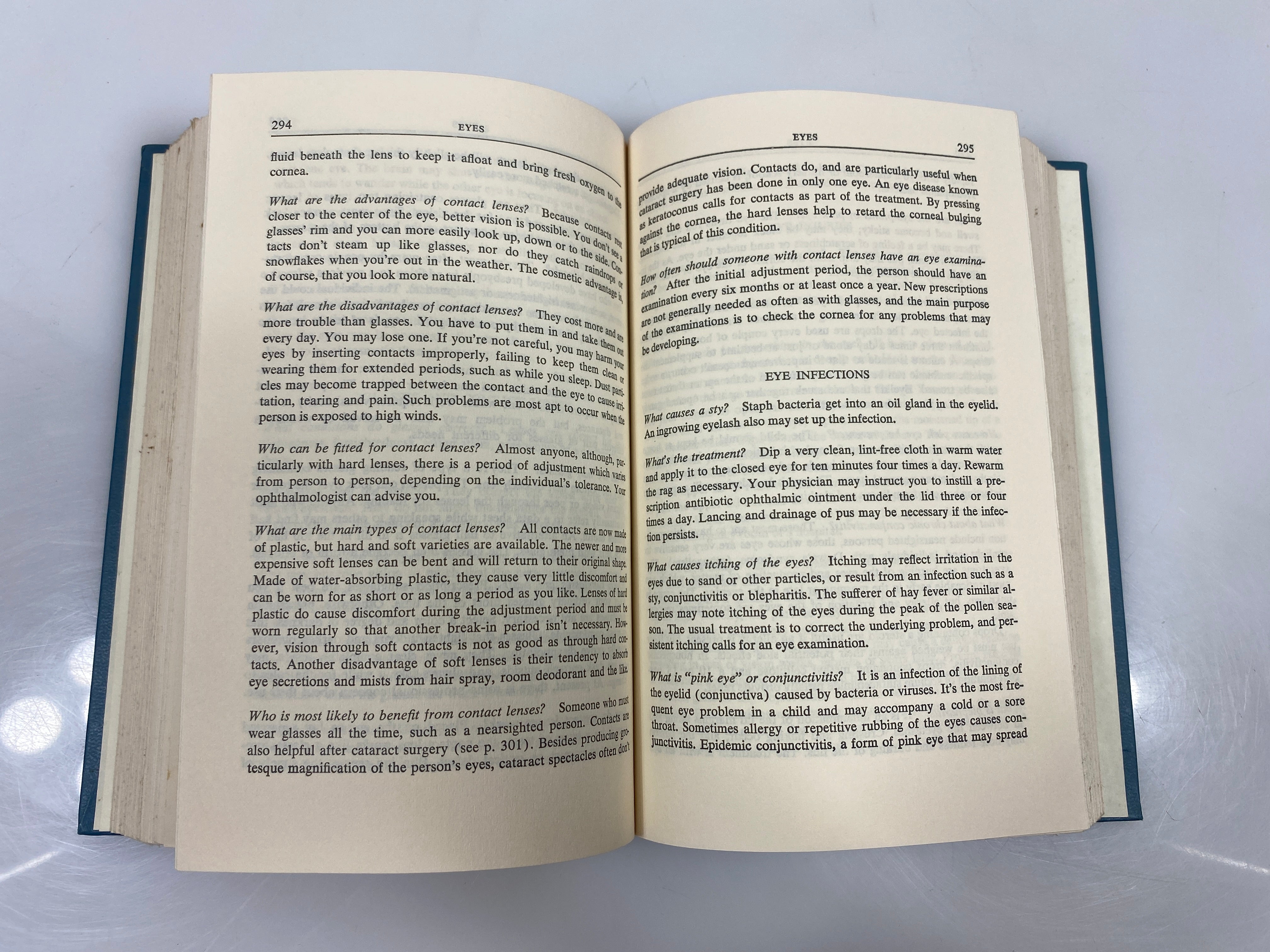 Woman's Day Book of Family Medical Questions 1979 Deaton/Pascoe HC