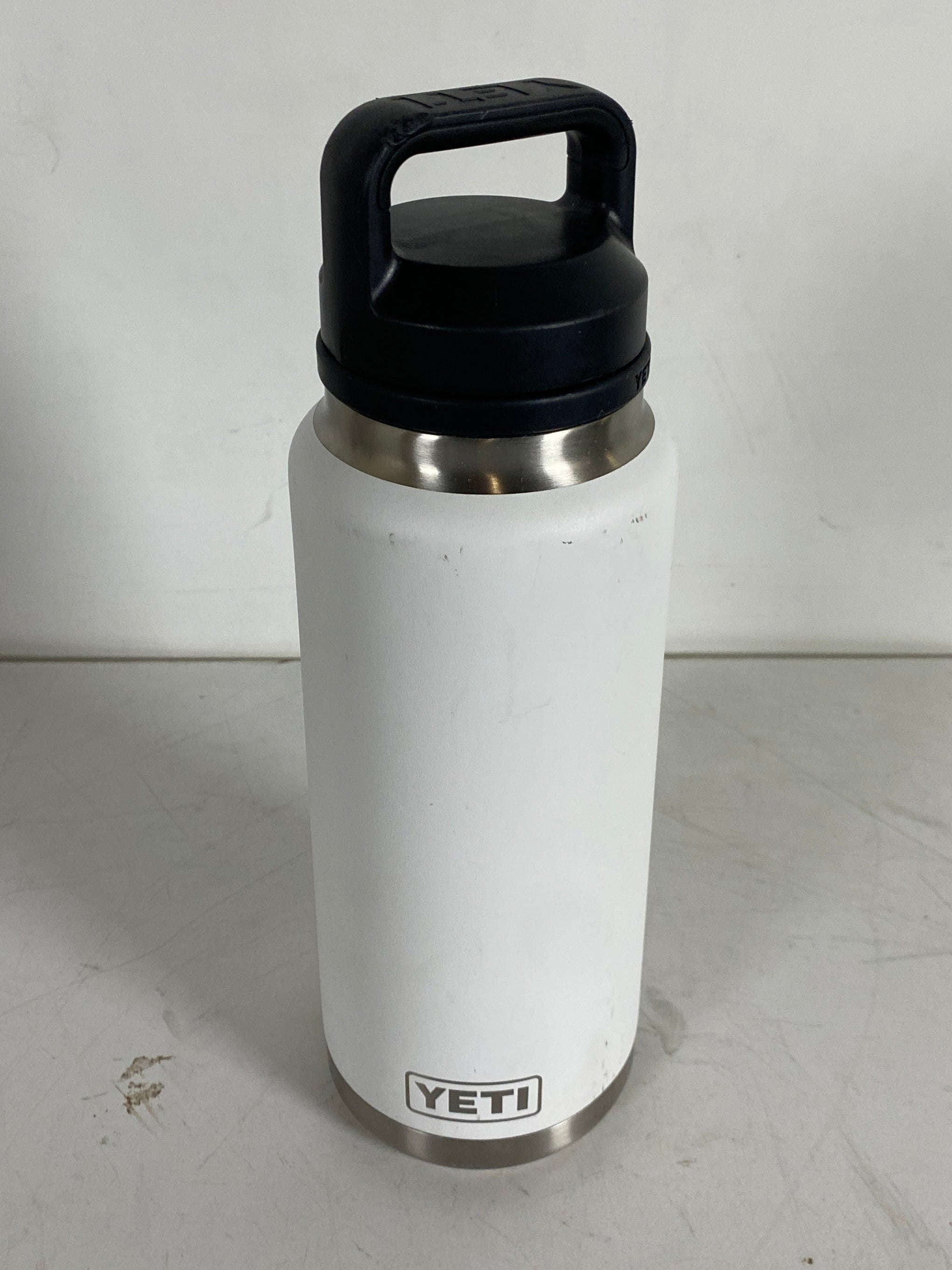 Yeti White 26 Oz Rambler Water Bottle