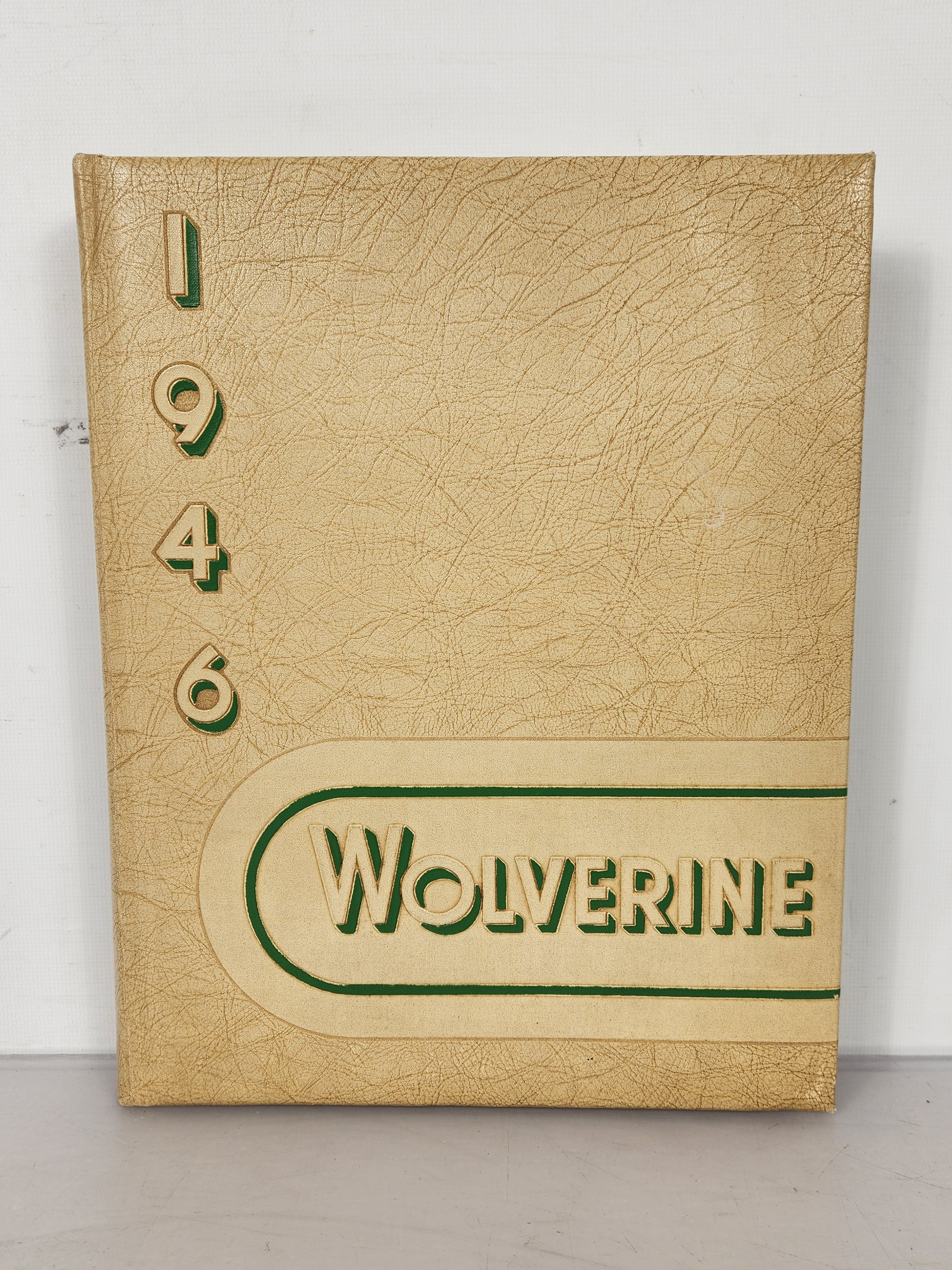 1946 Michigan State College Yearbook Wolverine *Broken Binding*