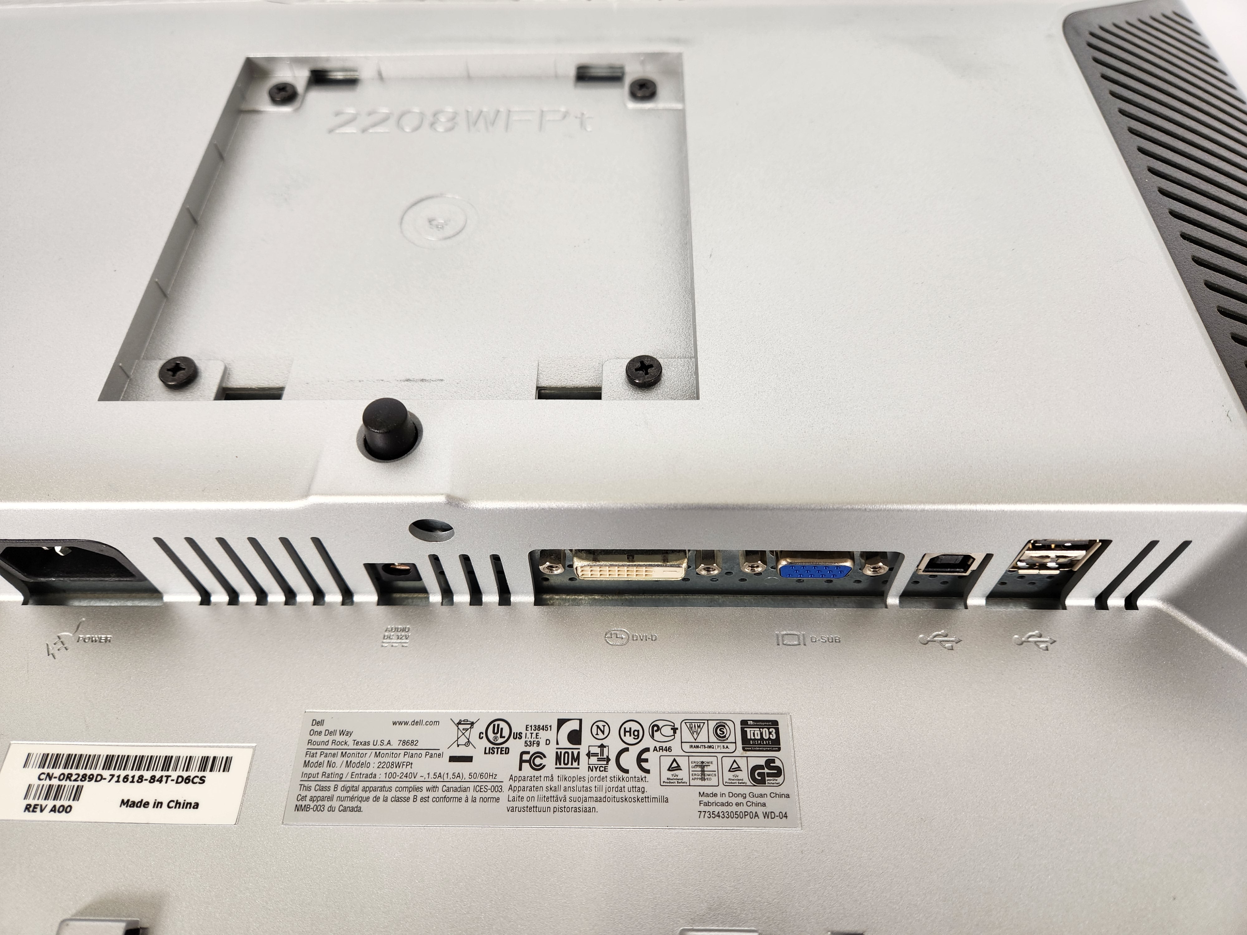 Dell 2208WFPt 22" Widescreen LCD Monitor