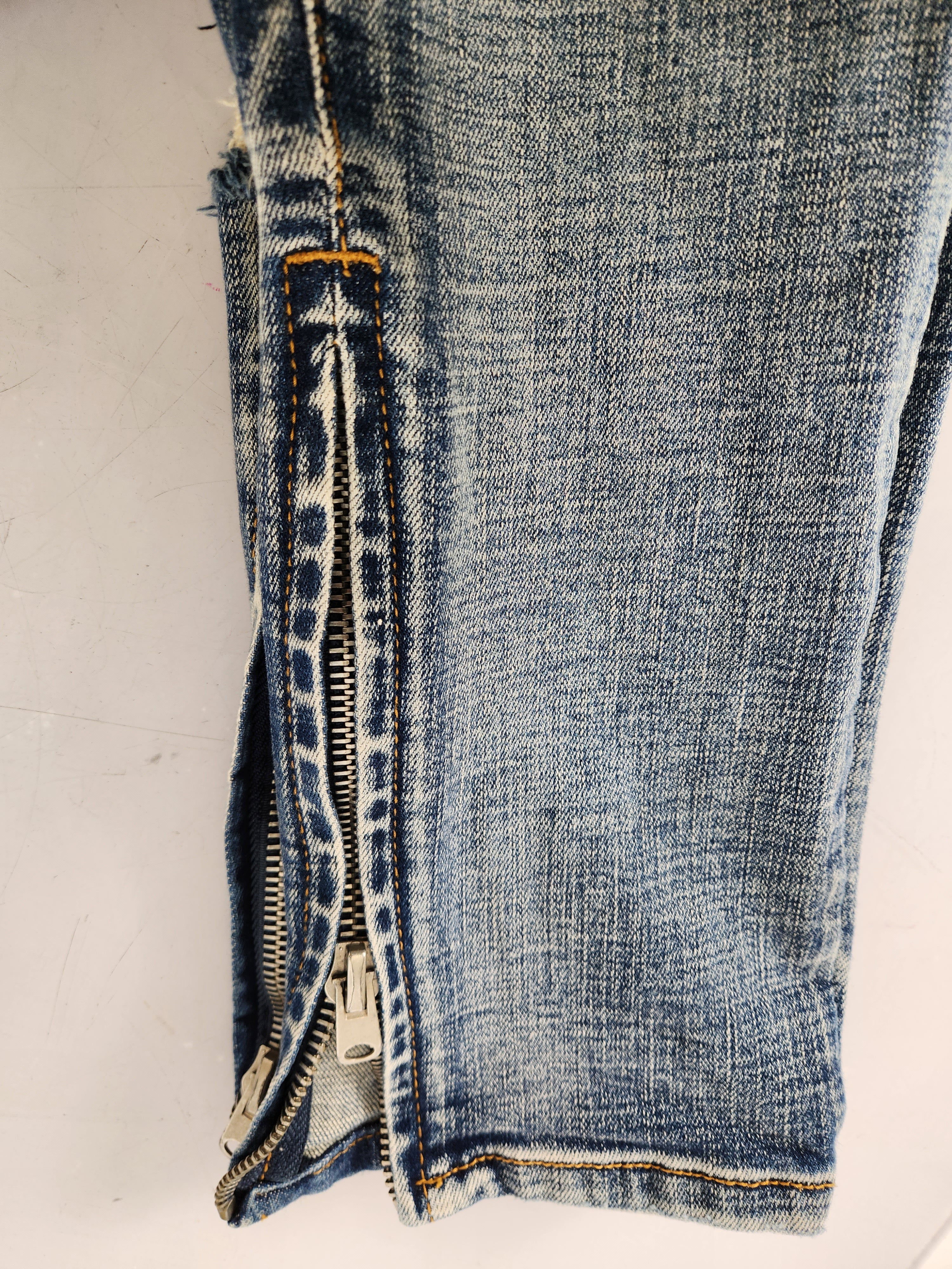 MNMI Distressed Denim Jeans Men's Size 36x33 – MSU Surplus Store