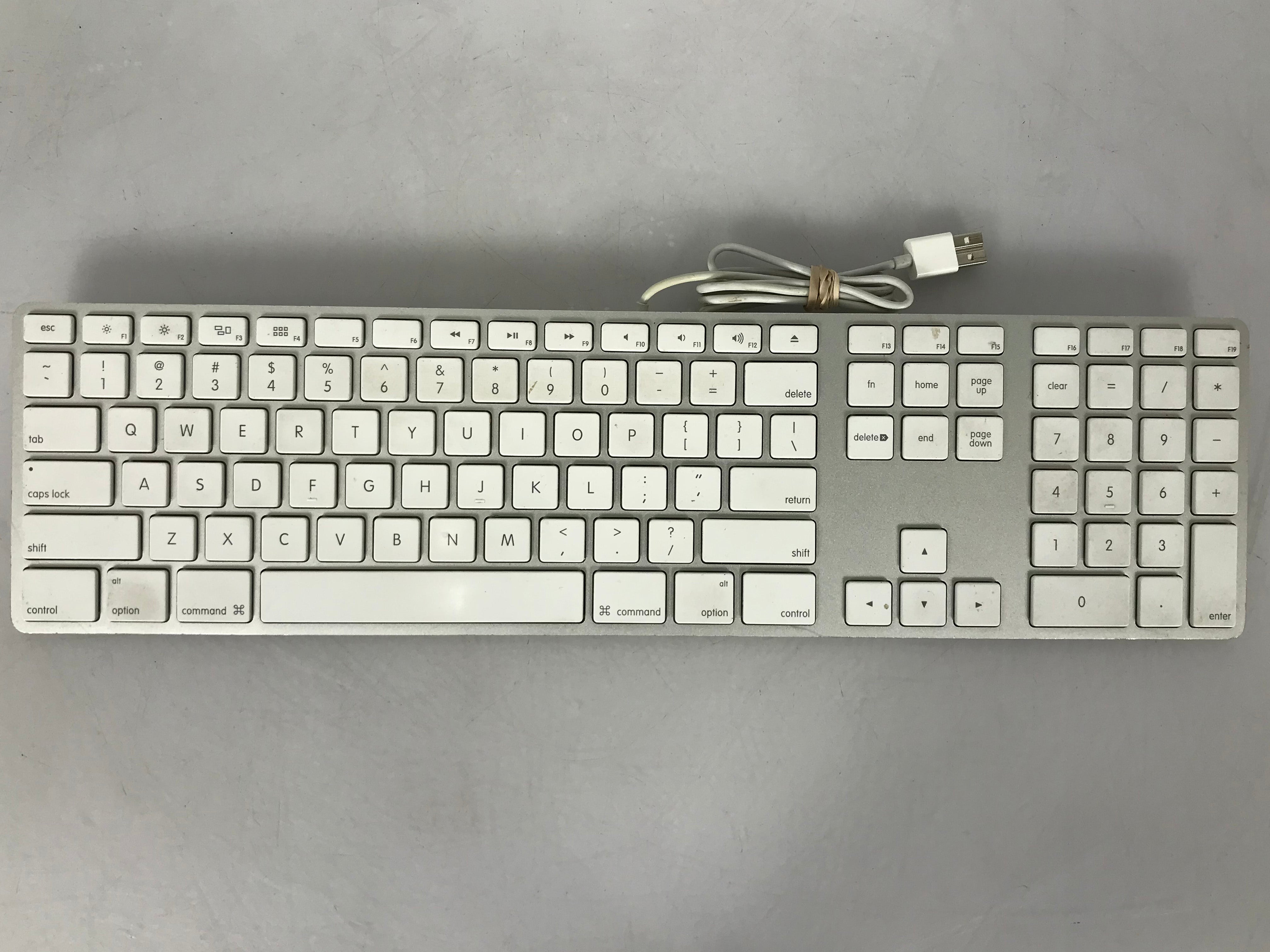 Apple A1243 Silver Wired USB Keyboard