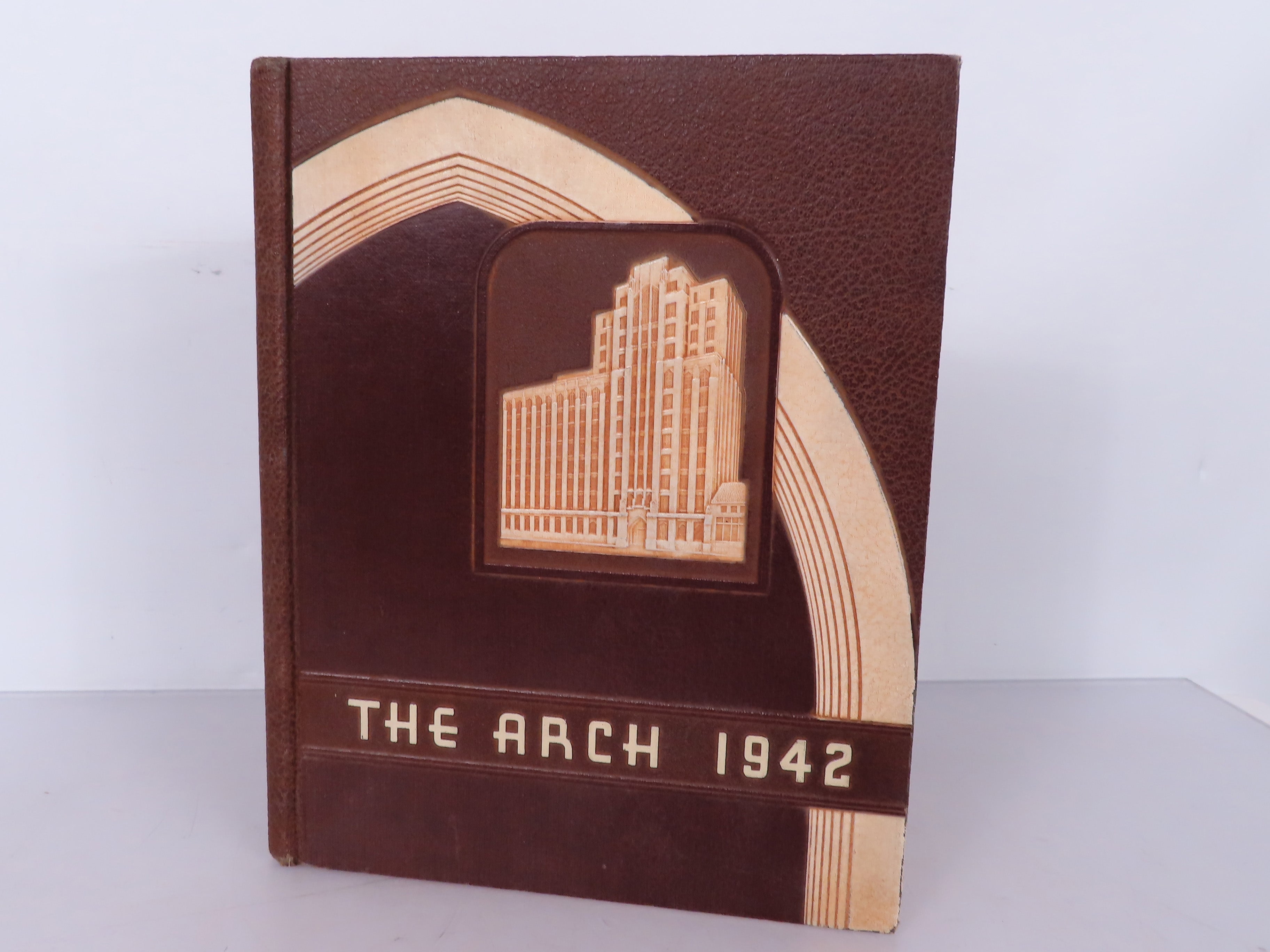 The Arch 1942 The Moody Bible Institute of Chicago Illinois