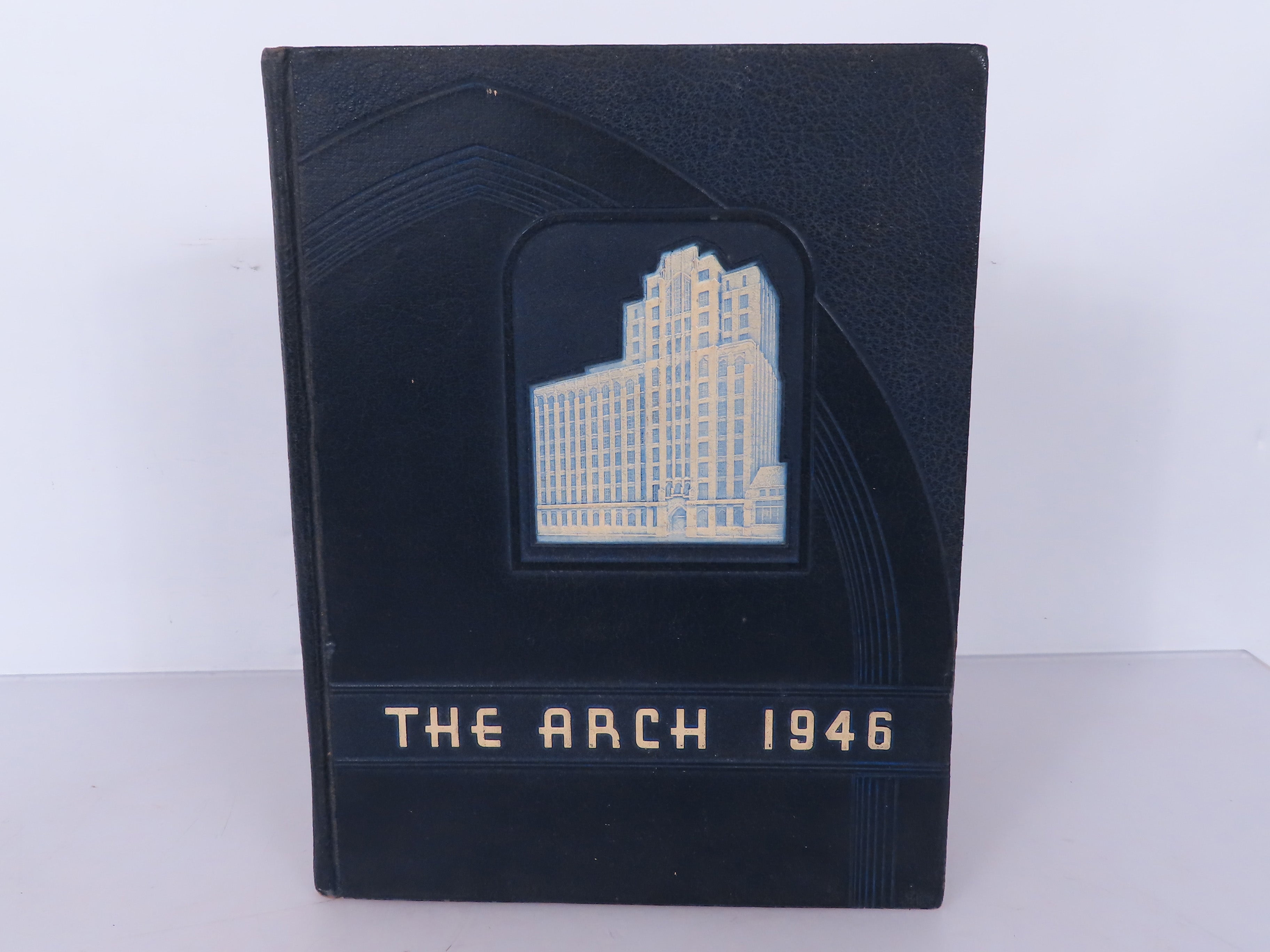 The Arch 1946 The Moody Bible Institute of Chicago Illinois