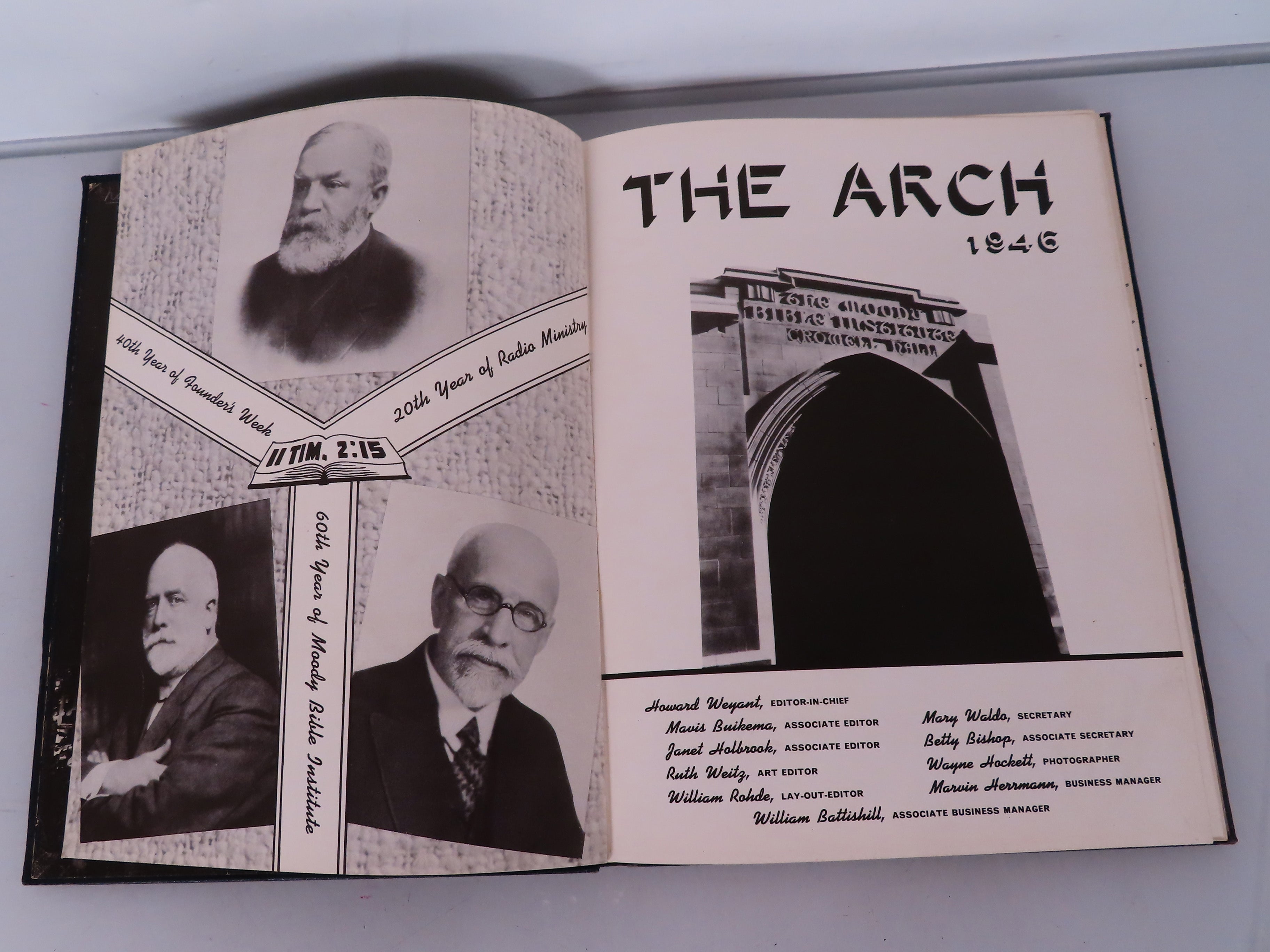 The Arch 1946 The Moody Bible Institute of Chicago Illinois