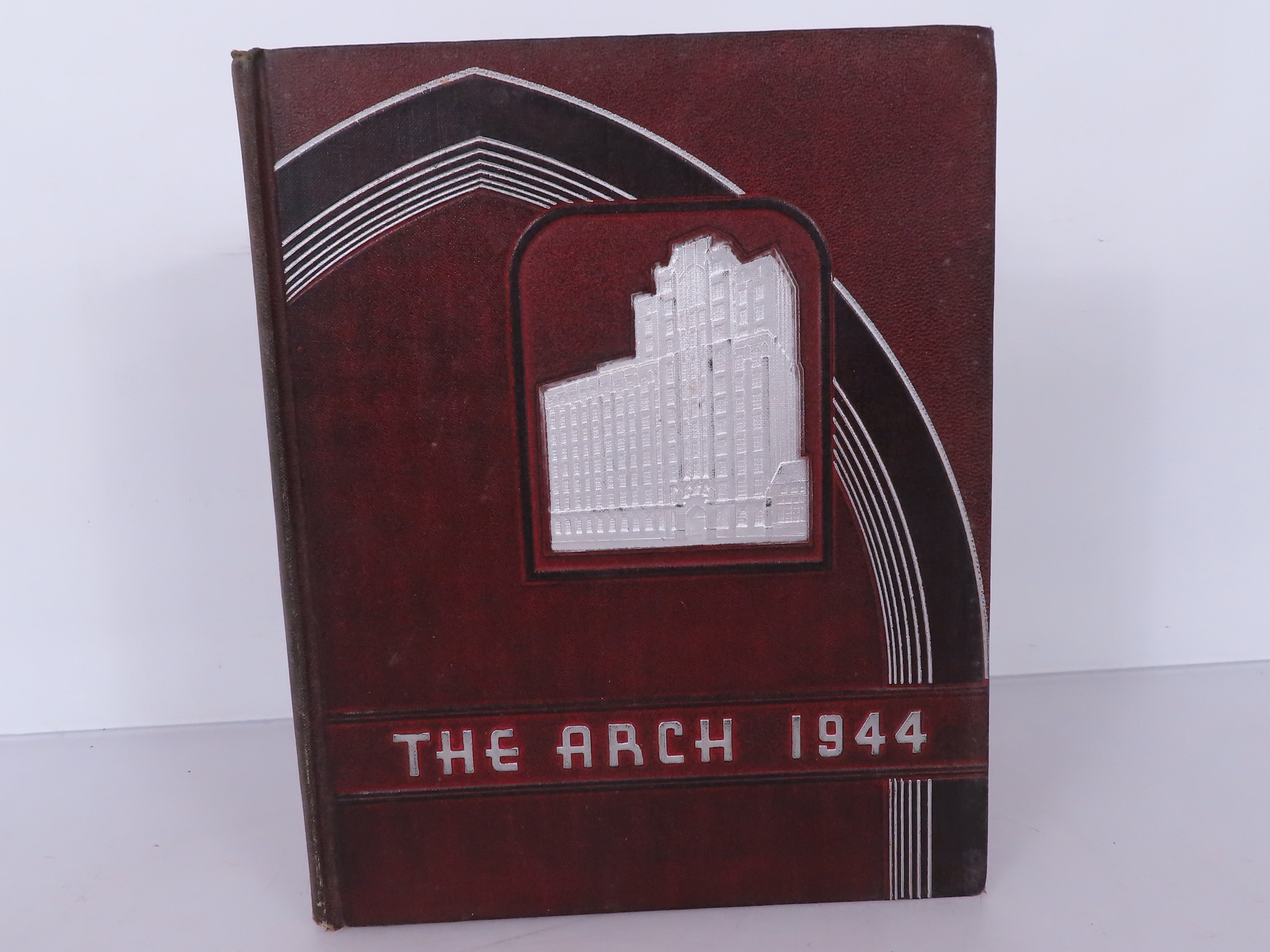The Arch 1944 The Moody Bible Institute of Chicago Illinois