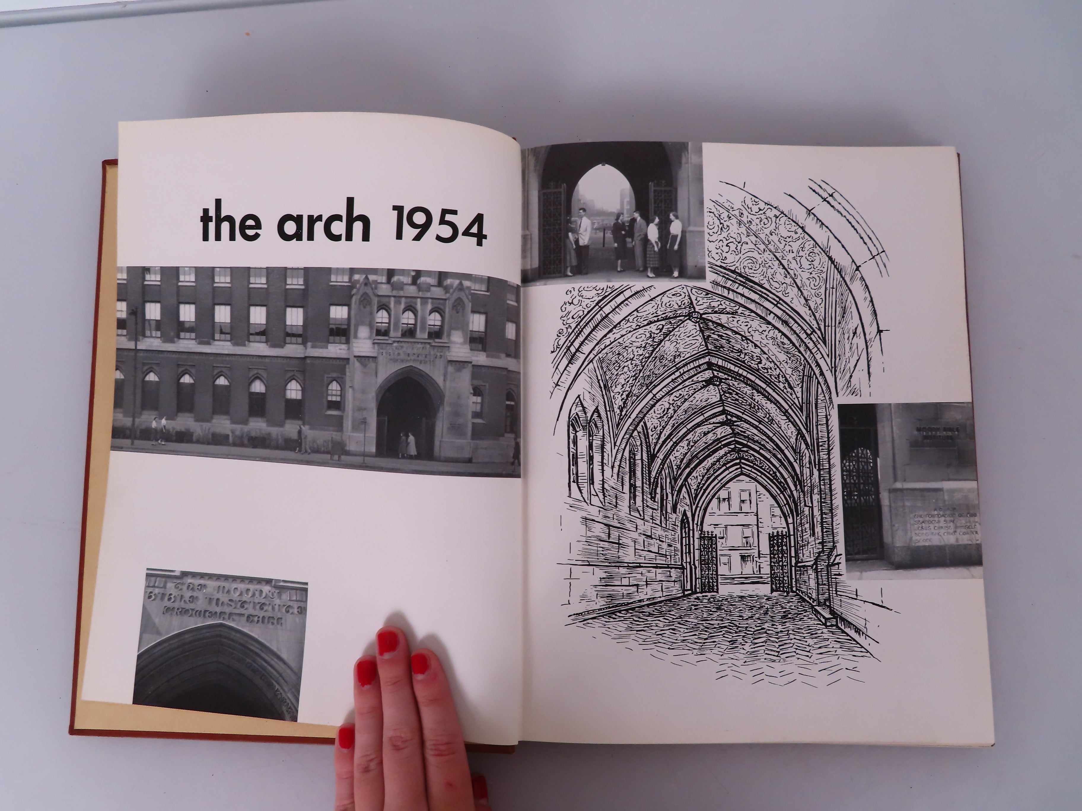The Arch 1954 The Moody Bible Institute of Chicago Illinois