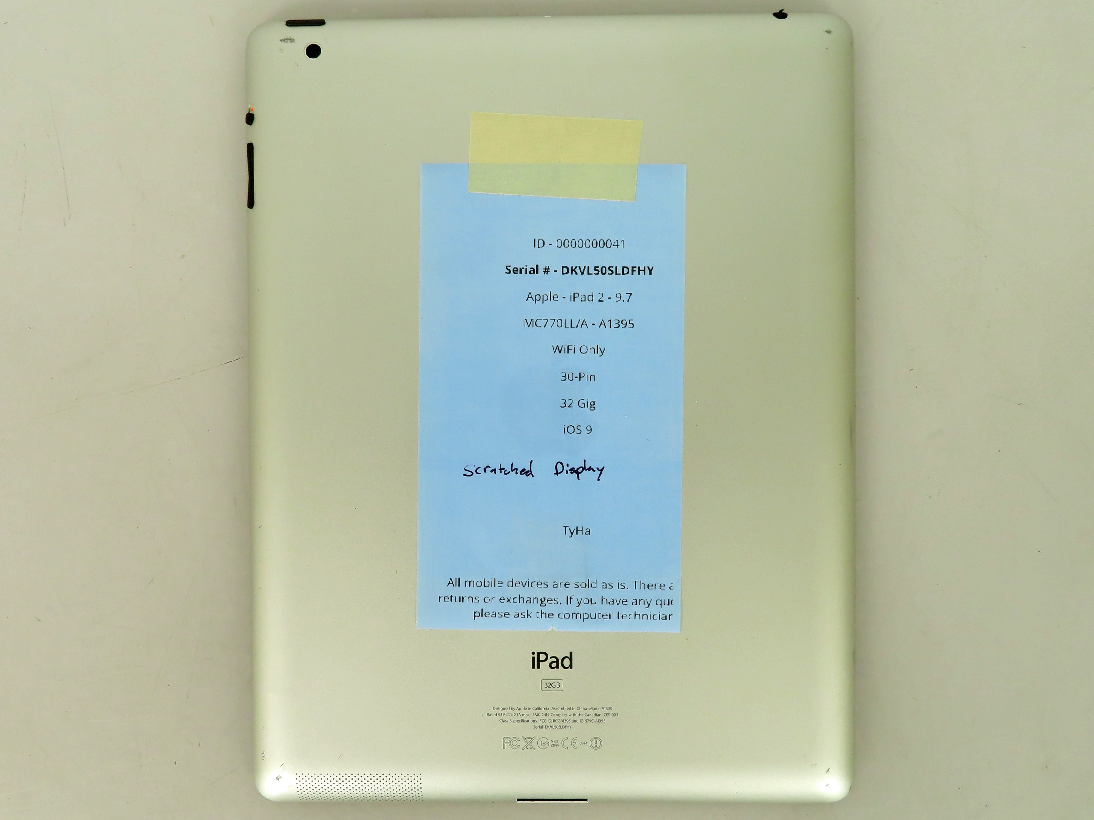 Apple iPad 2 32GB 9.7" Wifi Only Black A1395 *Scratched Display*