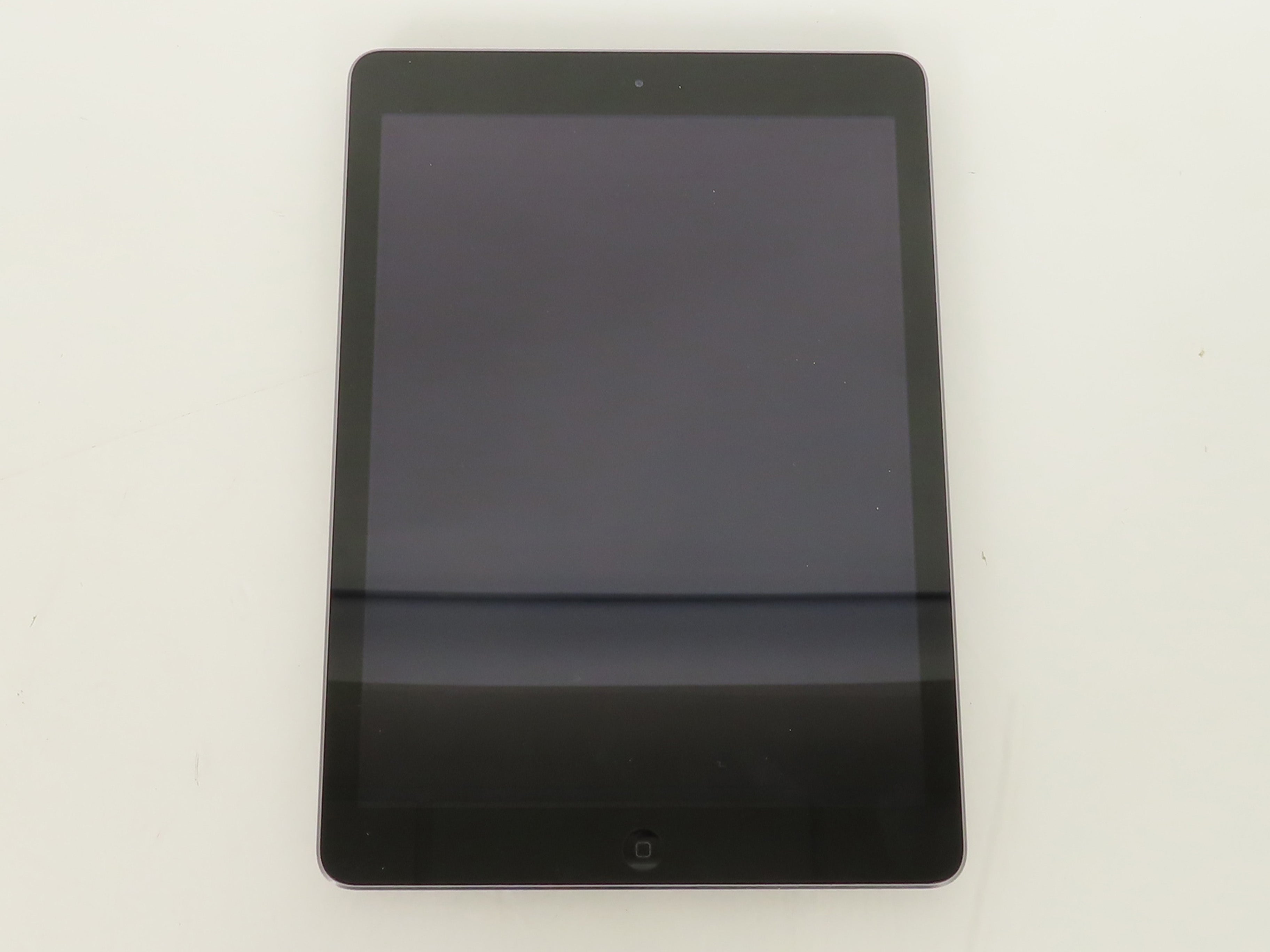 Apple iPad Air 1st Gen 32GB 9.7" A1474 Wifi Only