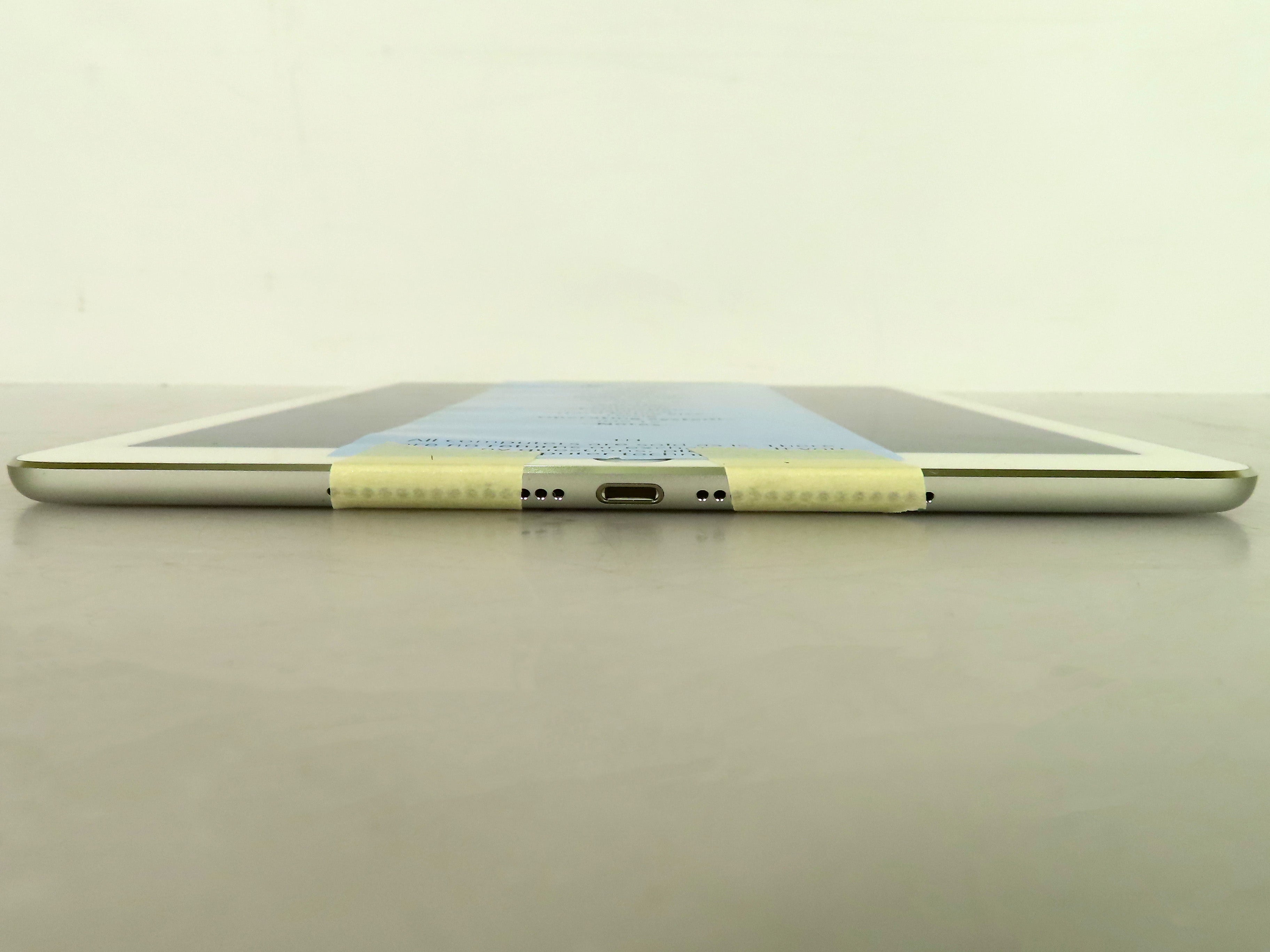 Apple iPad Air 2 16GB 9.7" WiFi Only White A1566