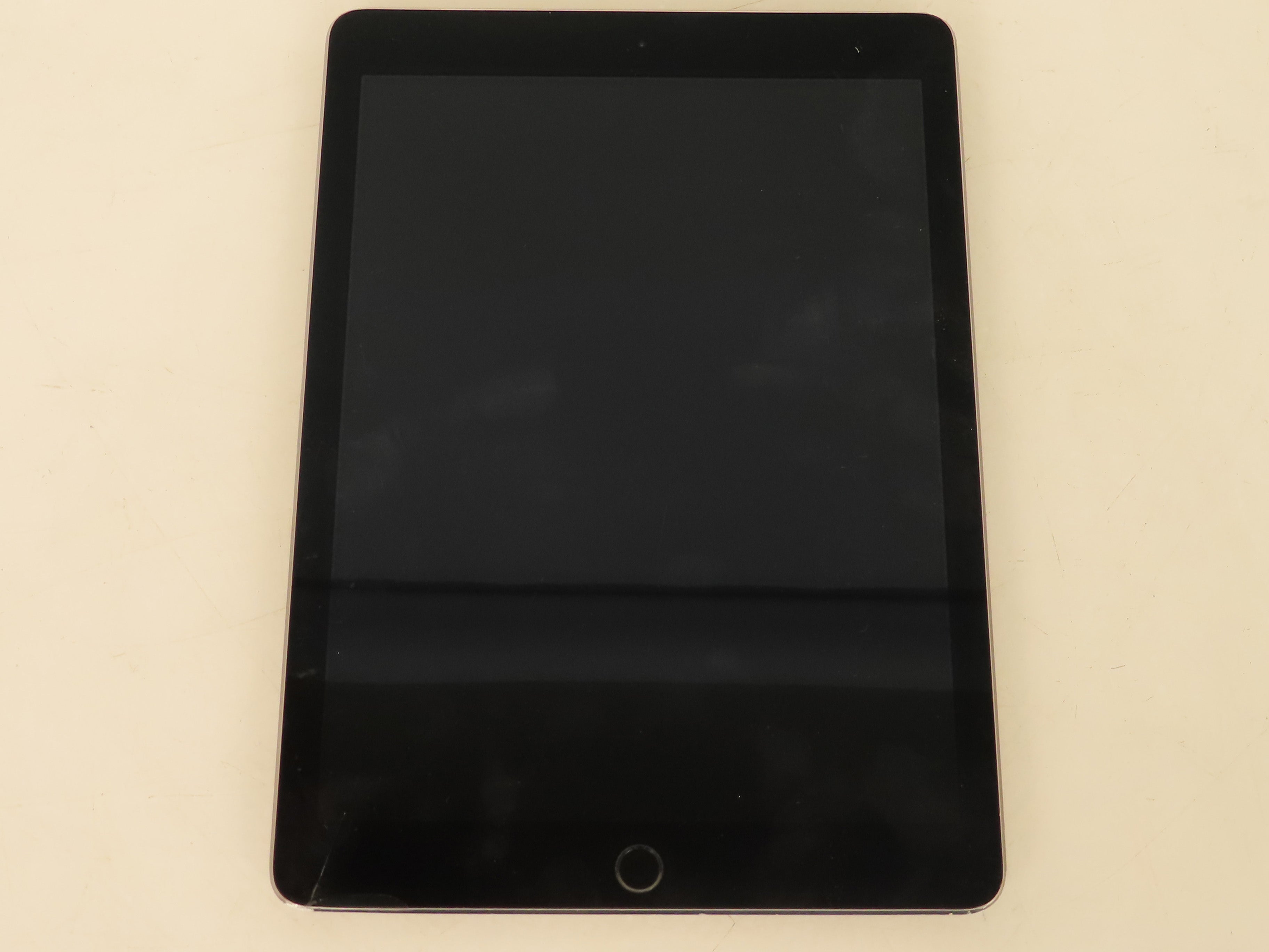 Apple iPad Pro 128GB 9.7" Unlocked Silver A1673 *Cracked Corner*