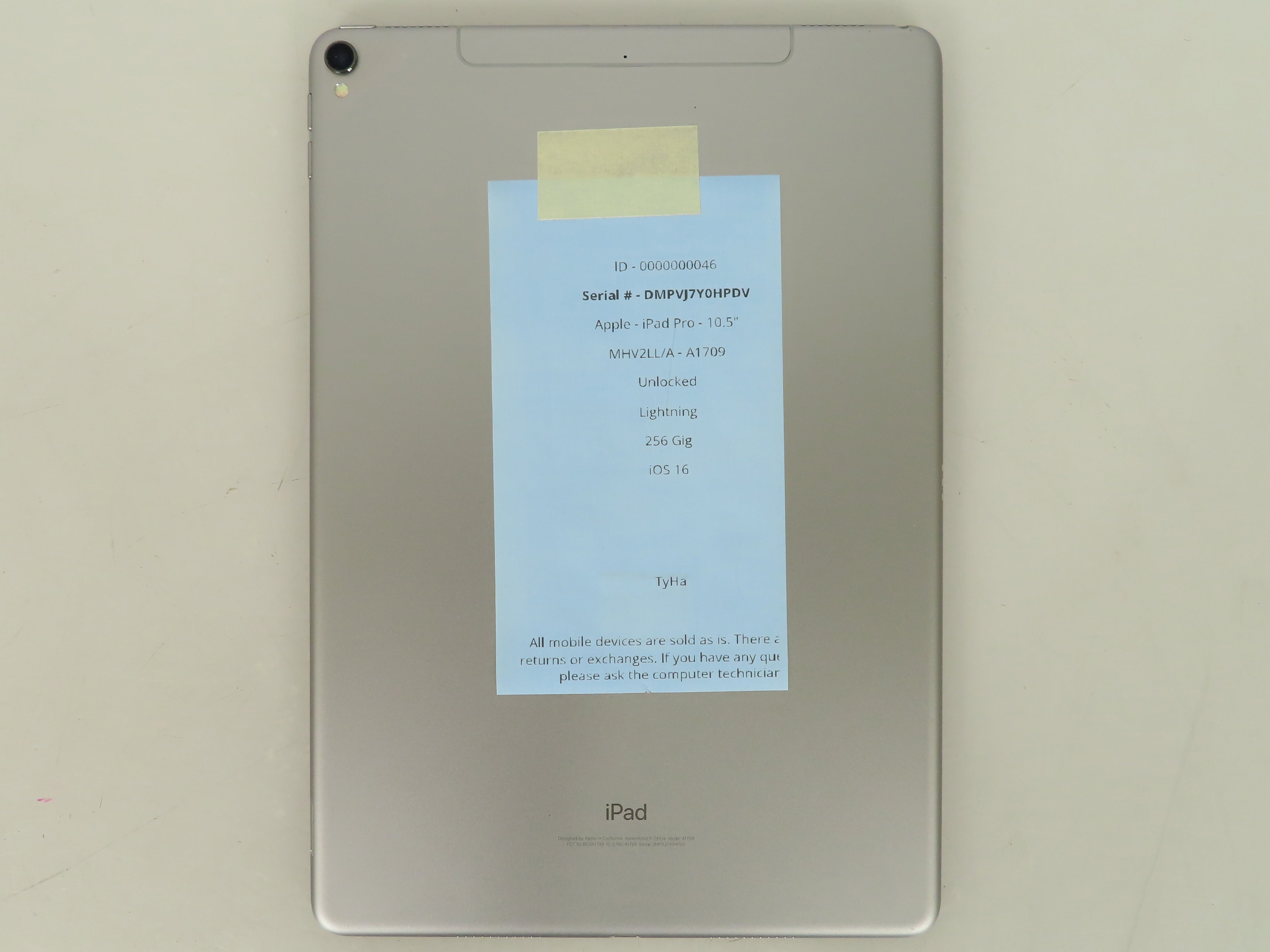 Apple iPad Pro 256GB 10.5" Unlocked Black A1709 *White Spots on Screen*