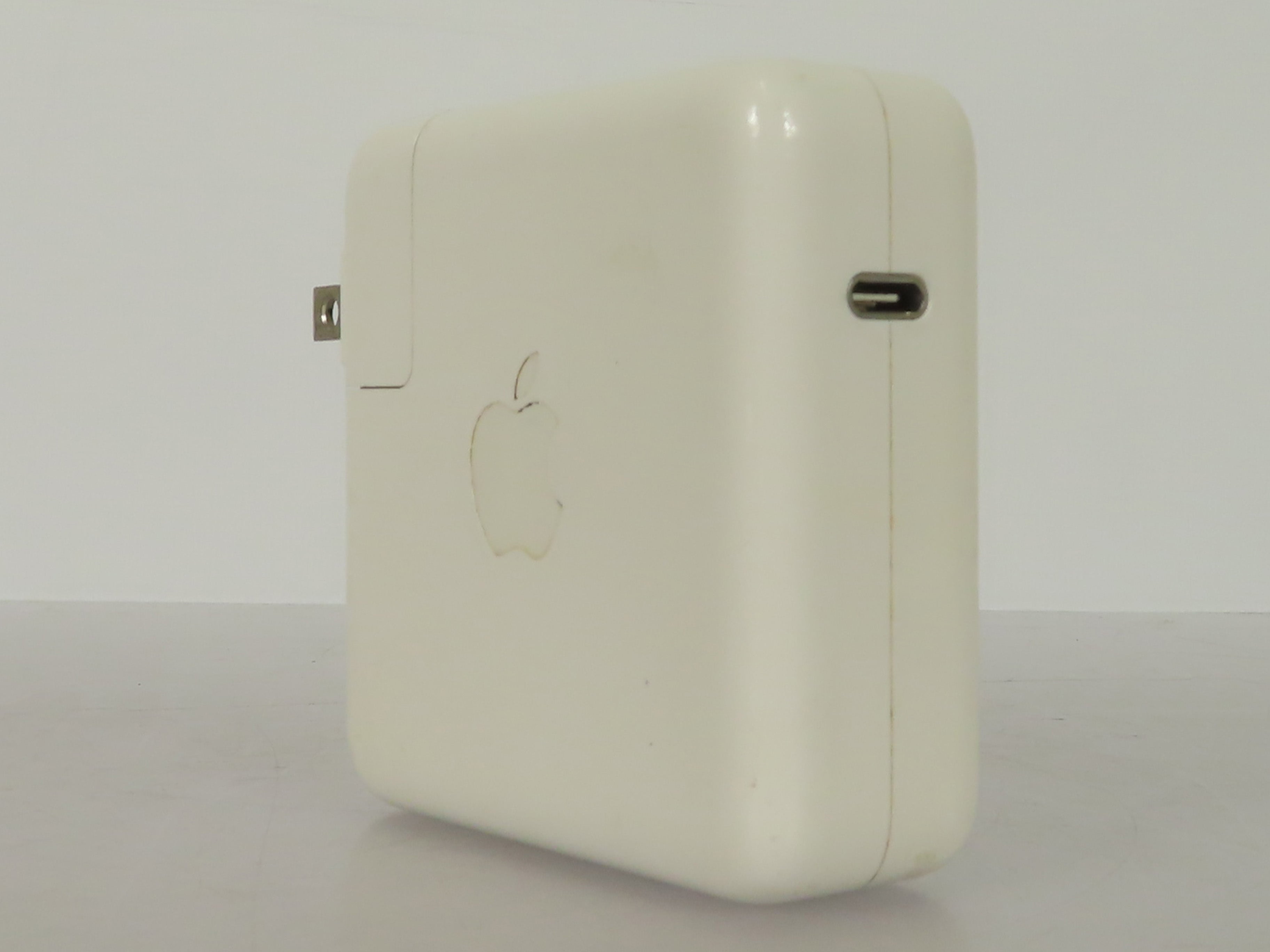 Apple Mac 61W 20.3V Power Adapter A1718