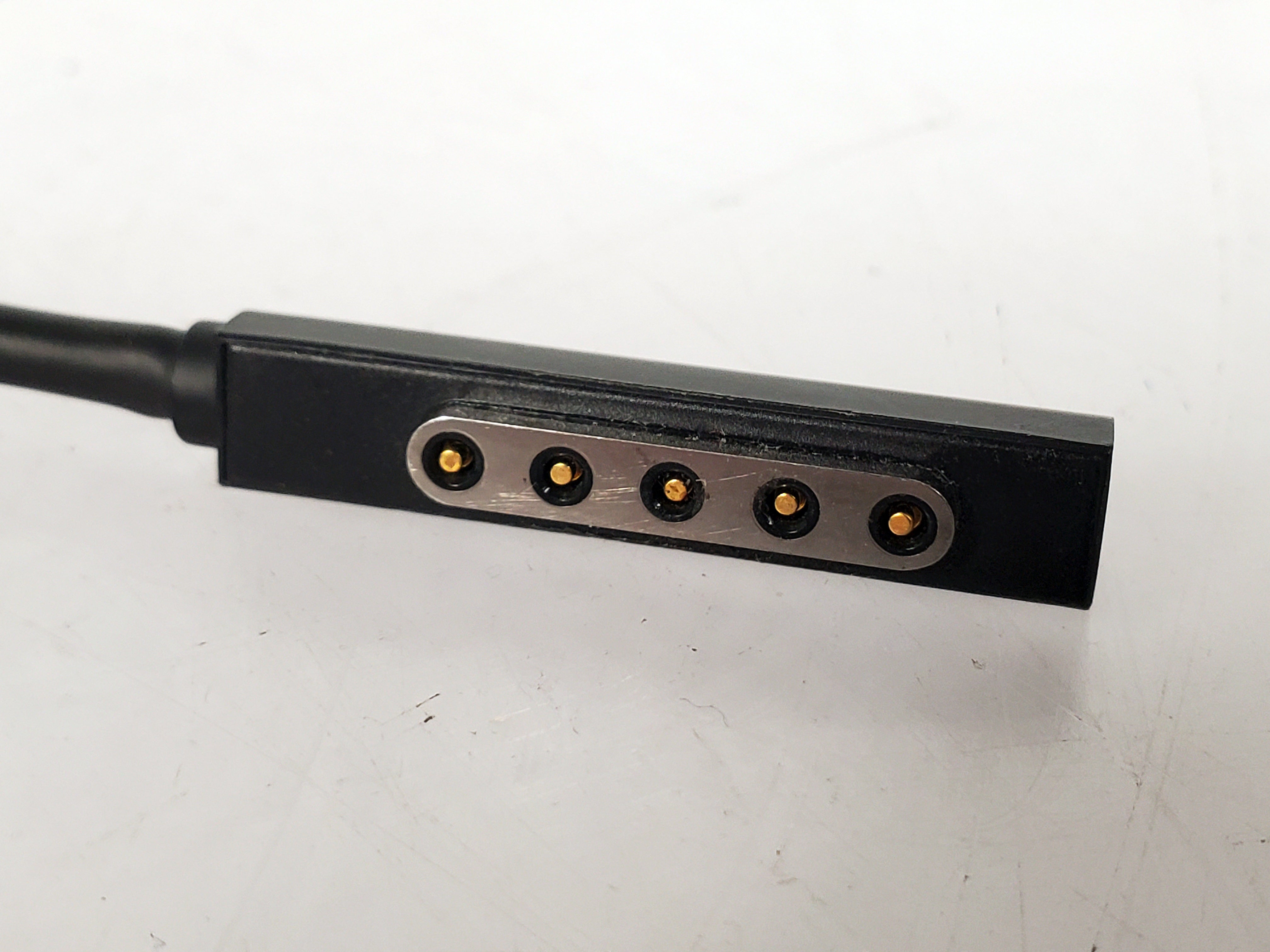 Microsoft 12V 3.6A / 5V 1.0A Surface Pro 1 2 RT Power Supply