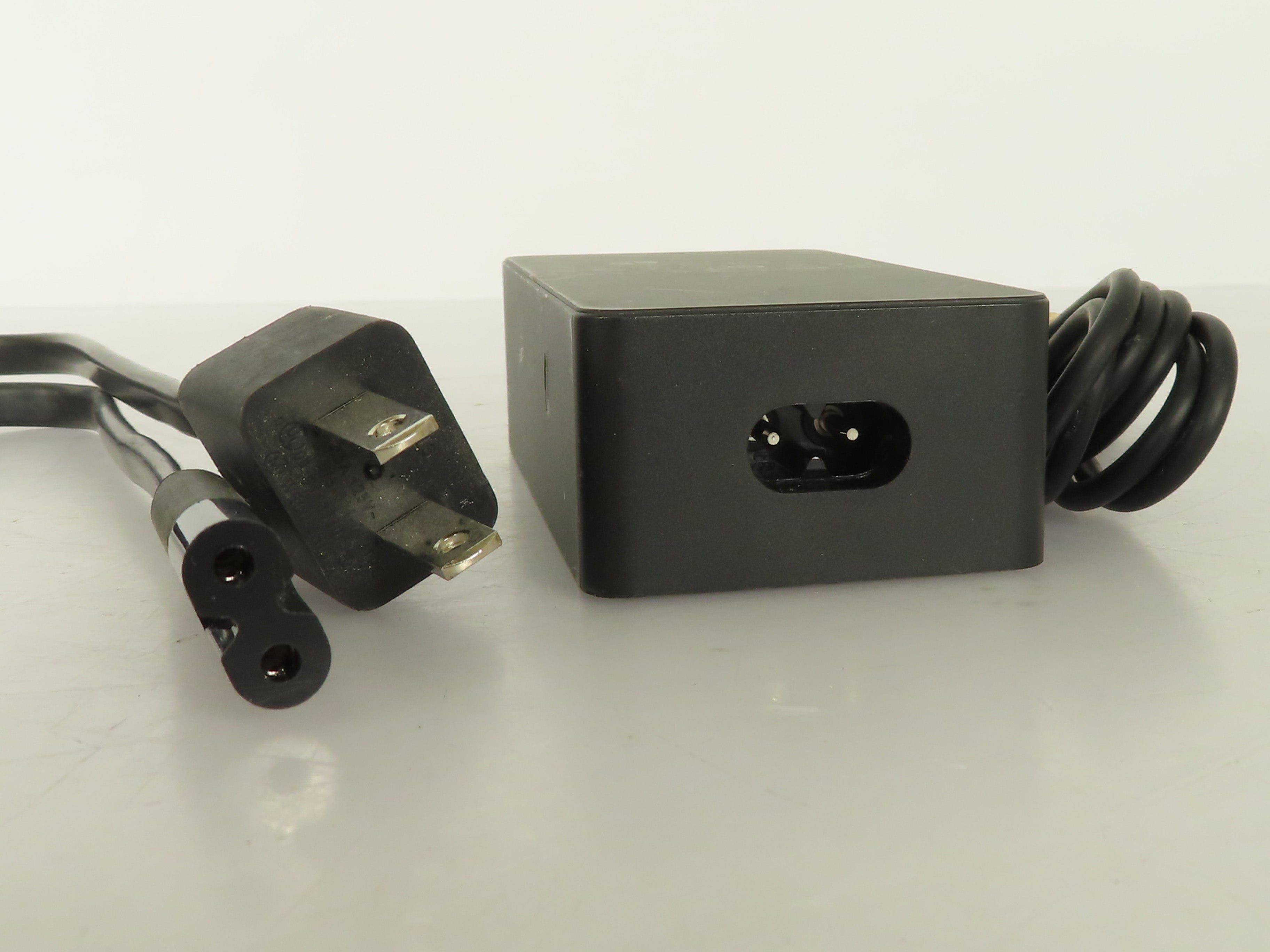Microsoft 12V 4.0A Surface Pro 3 Power Supply