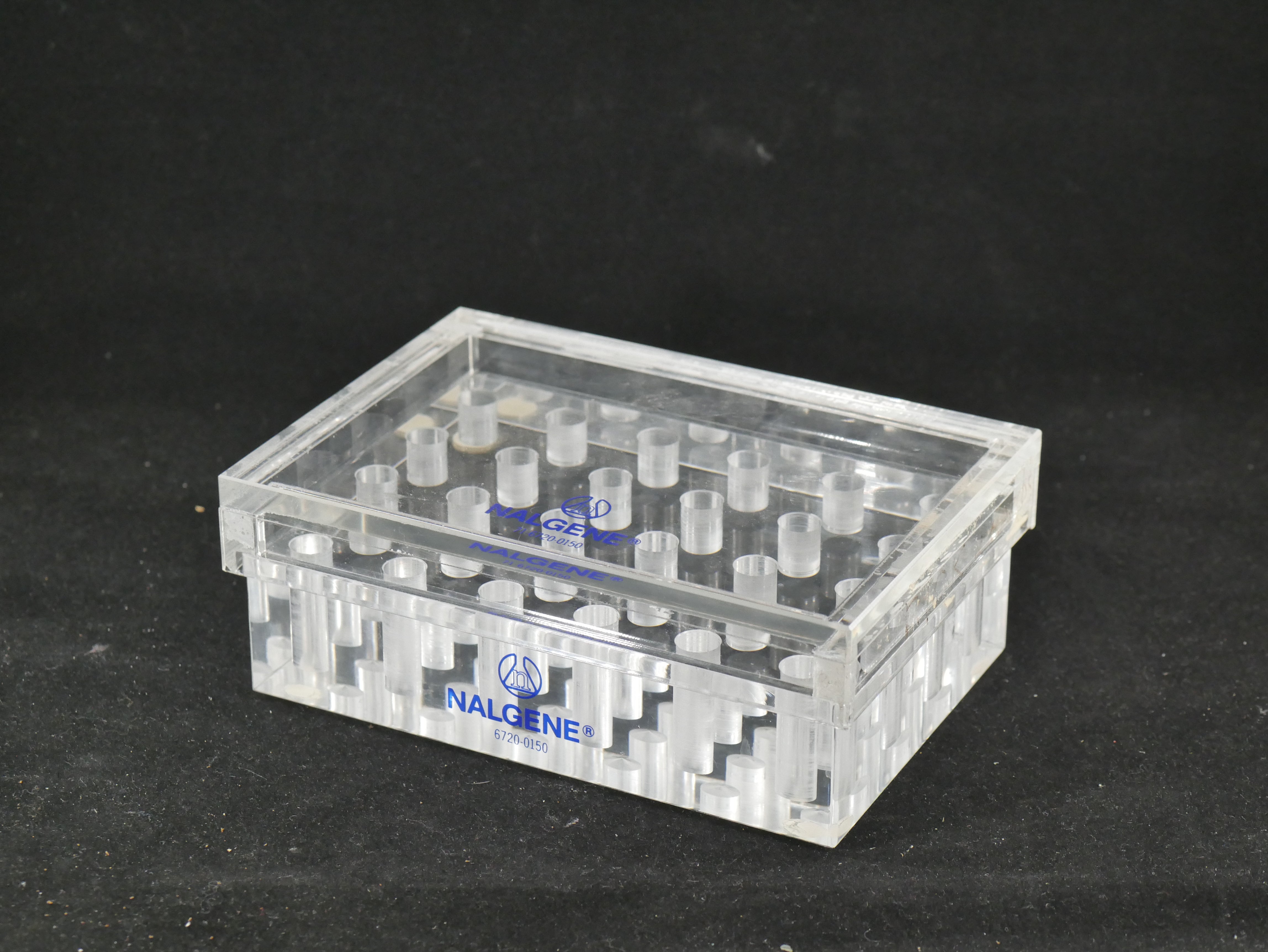Nalgene 6720-0150 Beta Radiation Shielding Centrifuge Microtube Rack